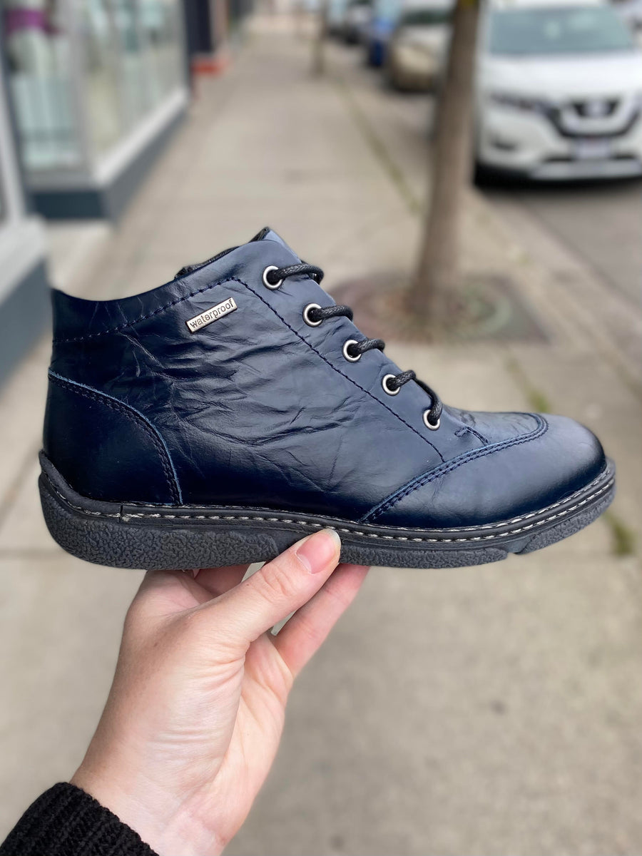 Josef Seibel - Priscilla 01 - Navy – Walk Rite Shoes