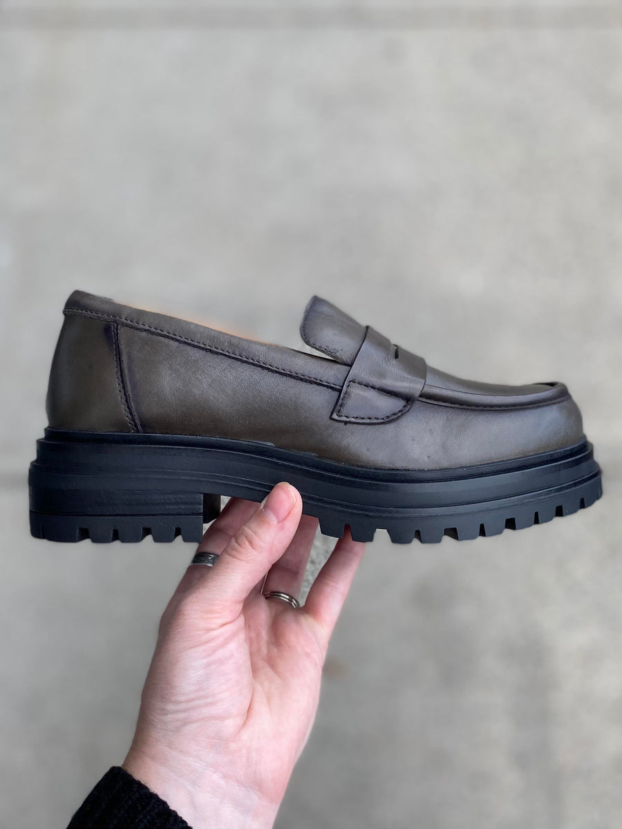 Miz Mooz - Legend - Khaki – Walk Rite Shoes