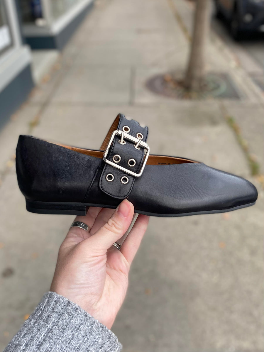 Miz Mooz - Zephyr - Black – Walk Rite Shoes