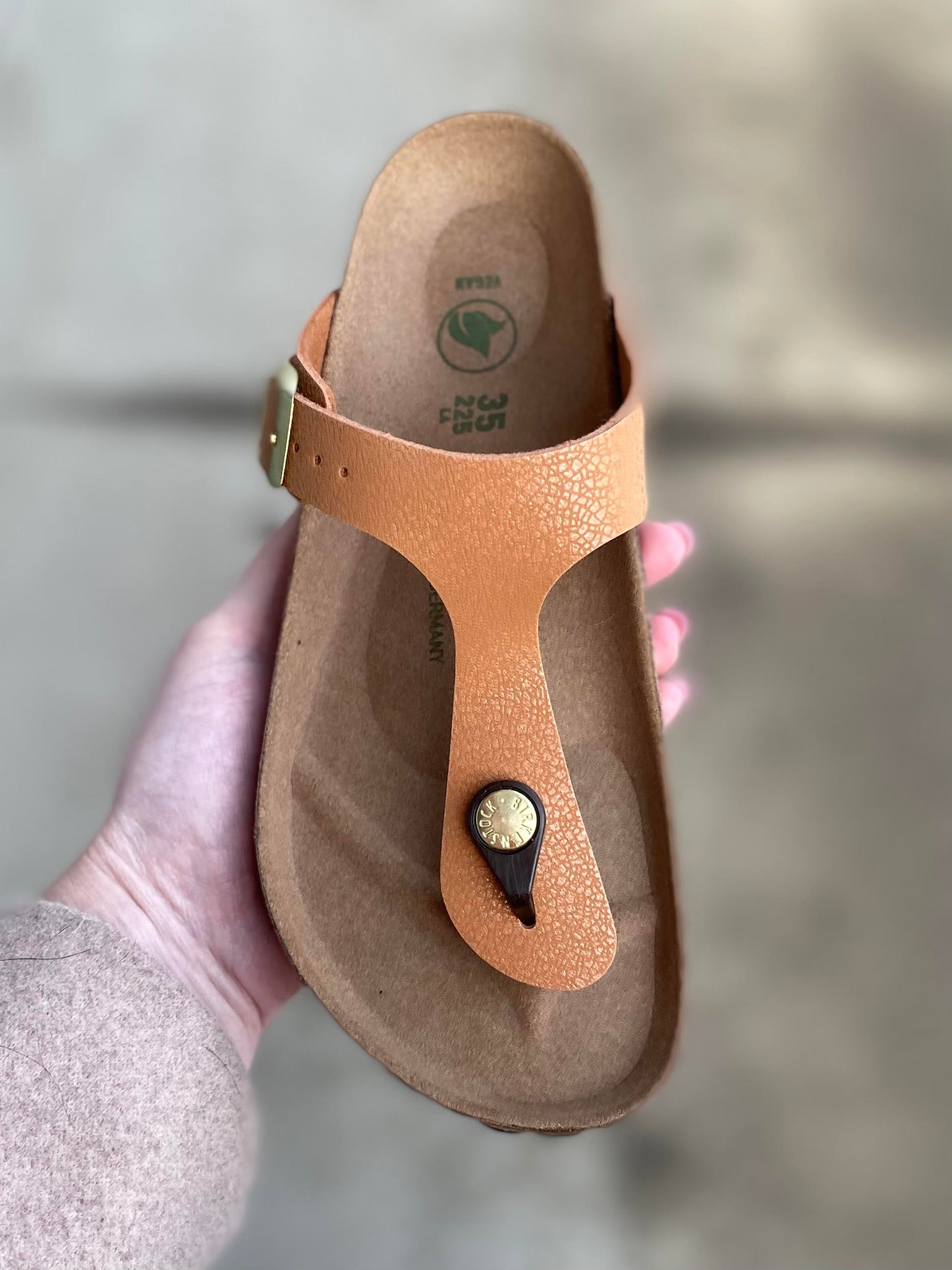 Birkenstock Gizeh Pecan Vegan – Walk Rite Shoes