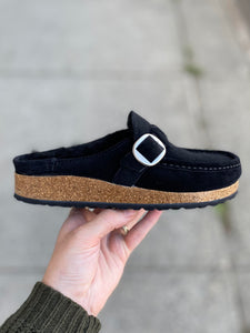 Birkenstock - Buckley Shearling - Black  *Narrow*