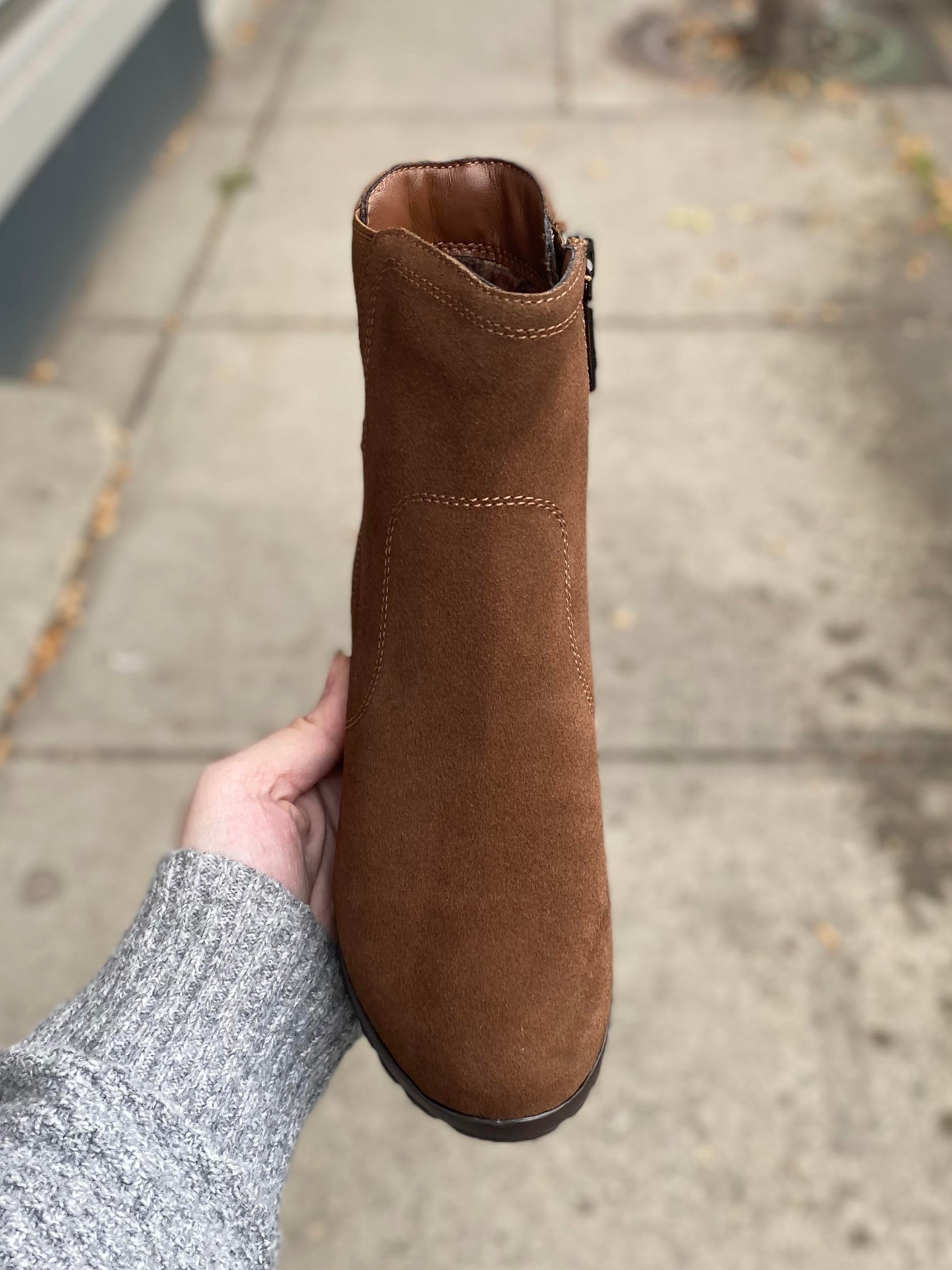 Blondo - Poppy - Chestnut – Walk Rite Shoes