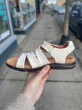 Clarks - Kitly Ave - Off White