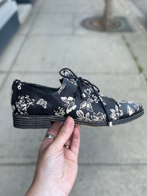 Django & Juliette - Kotty - Black Floral