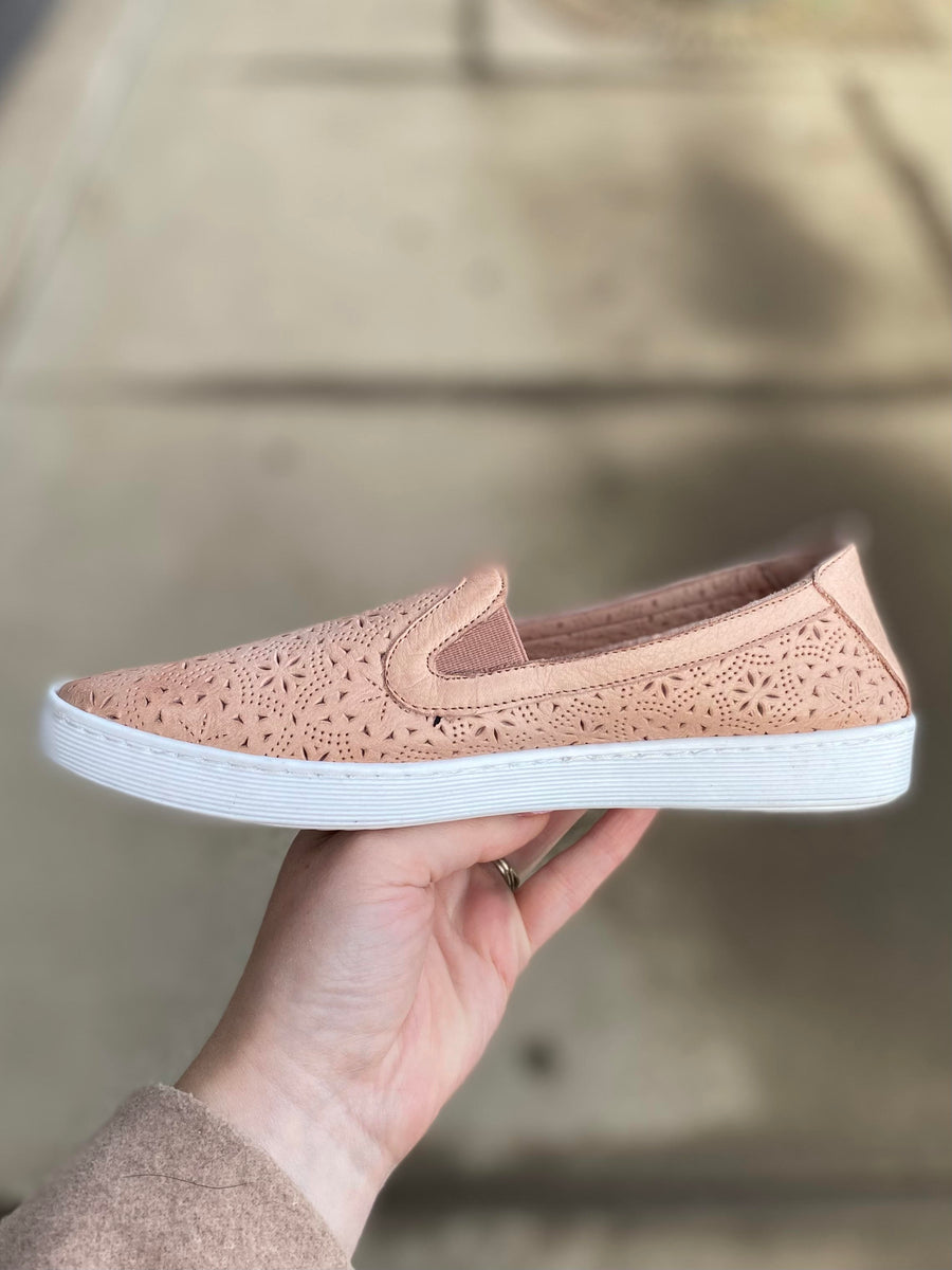 Dragonfly - EG 19 - Powder – Walk Rite Shoes