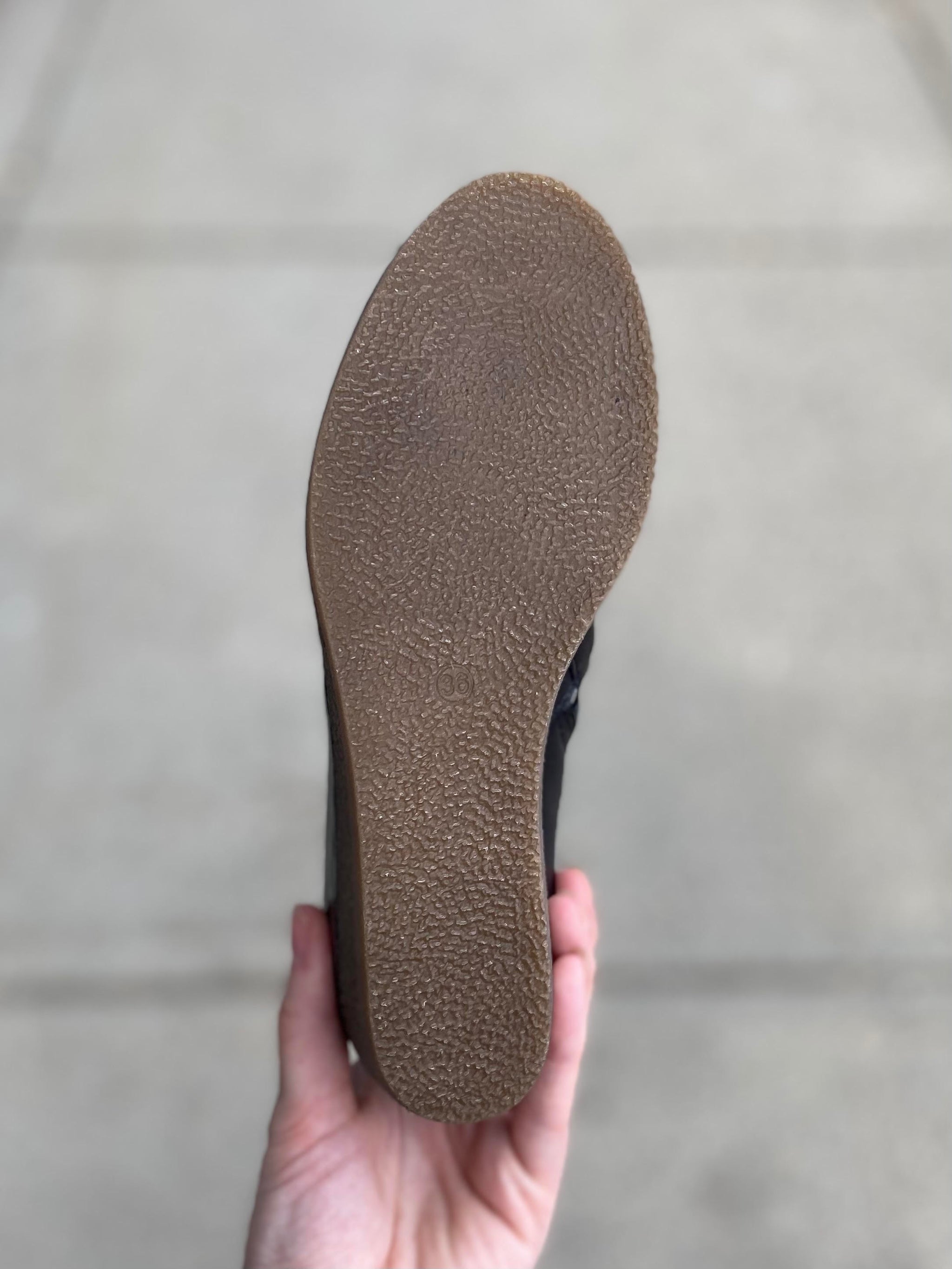 Miz Mooz - Maxy - Black – Walk Rite Shoes