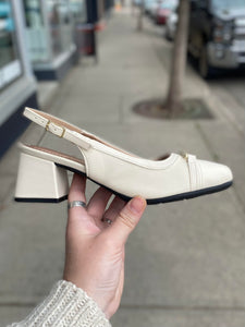 Piccadilly - Sling - Off White *WIDE*