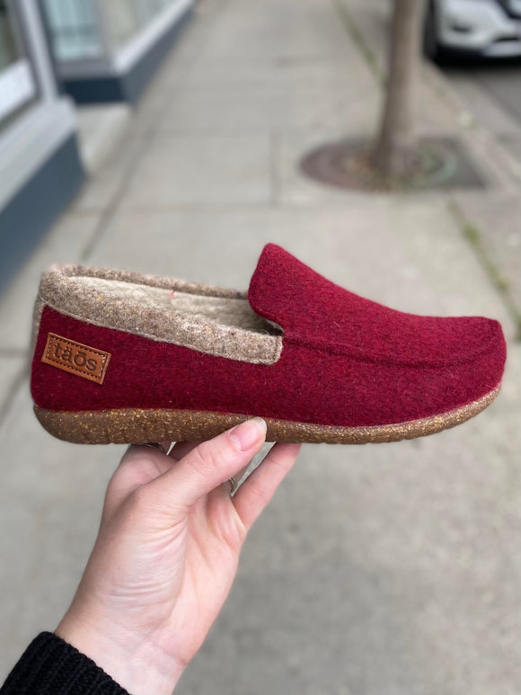 Taos - Woolfer - Cranberry