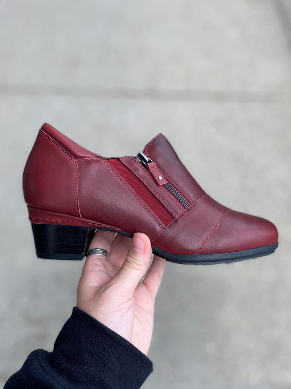 Ziera - Camden - Red *WIDE* Walk Rite Shoes Ziera - Camden - Red *WIDE* Walk Rite Shoes