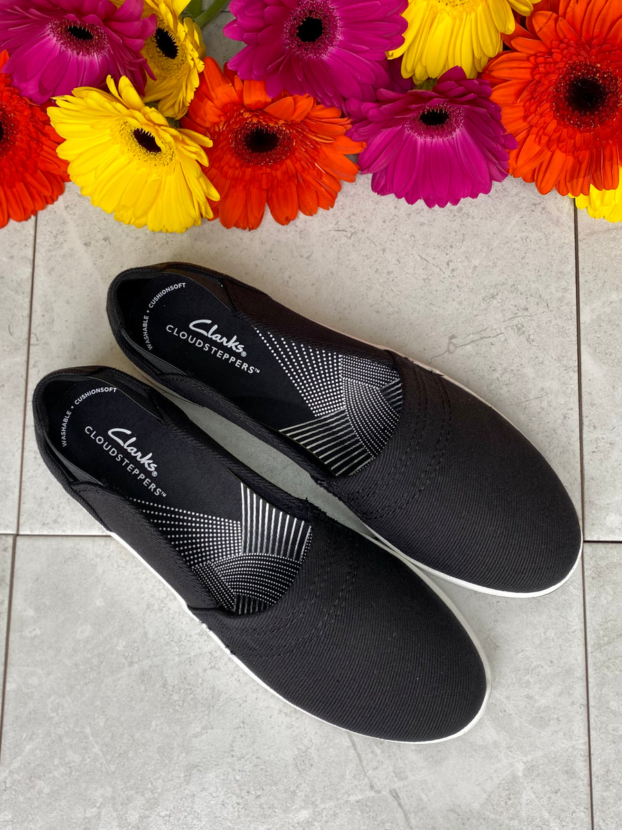 Clarks - Breeze Step - Black – Walk Rite Shoes