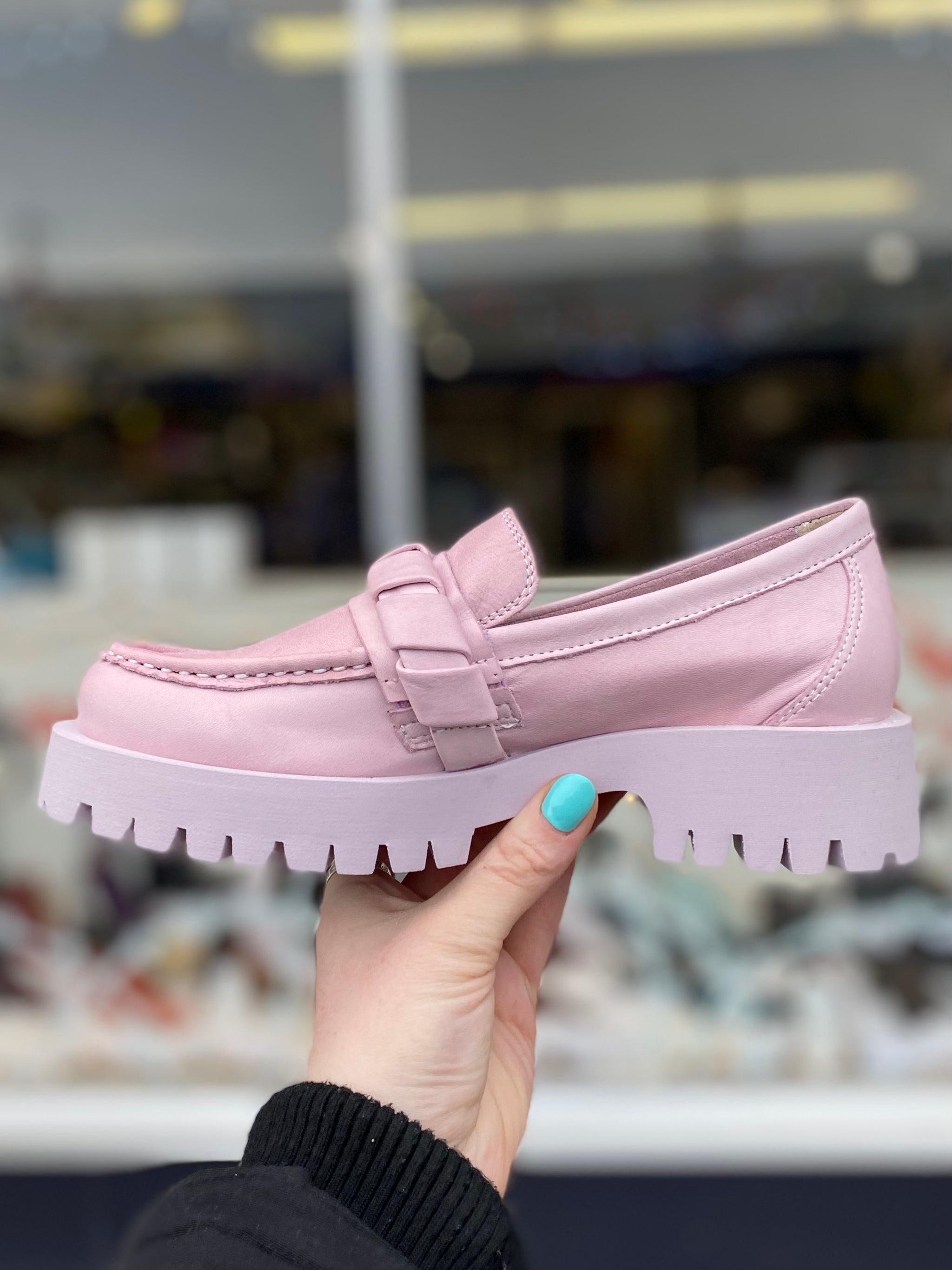 E83CFEBC-F316-4B60-A17C-